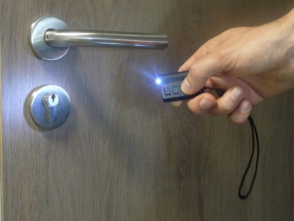 VM166T - 2 kanals fjernbetjening m. LED lys