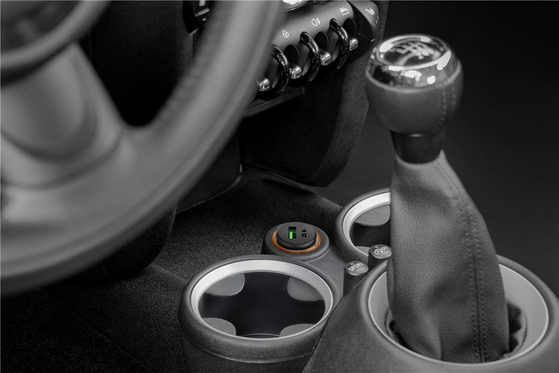 12/24V biladapter - 1 x USB-A, 1 x USB-C PD udtag, 5V / 3A