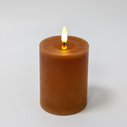 LED Bloklys 10cm høj med smelte-look og flammeeffekt - Ø7,5cm, fjernbetjening inkluderet, ægte stearin, flot brun farve