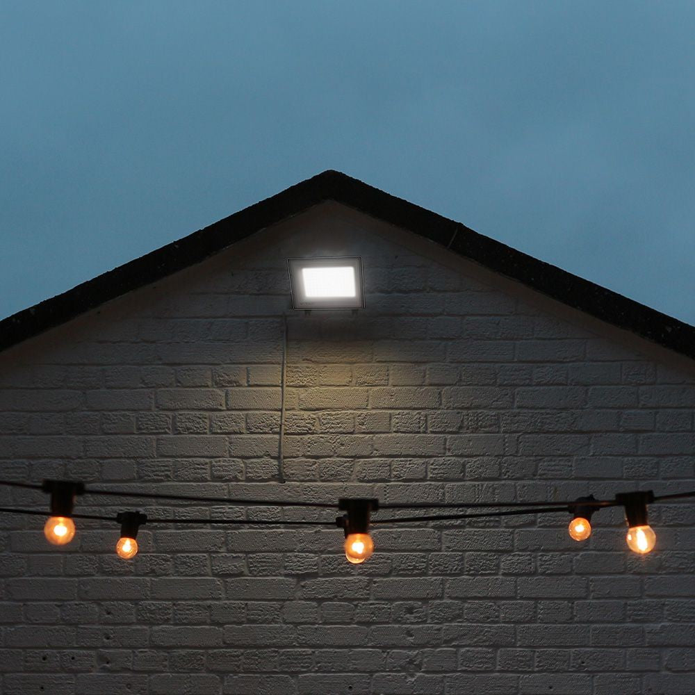 50W LED projektør med 3-i-1 funktion og Gun Grey hus - Effekt: 50W, 5000lm, RA80, IP65.