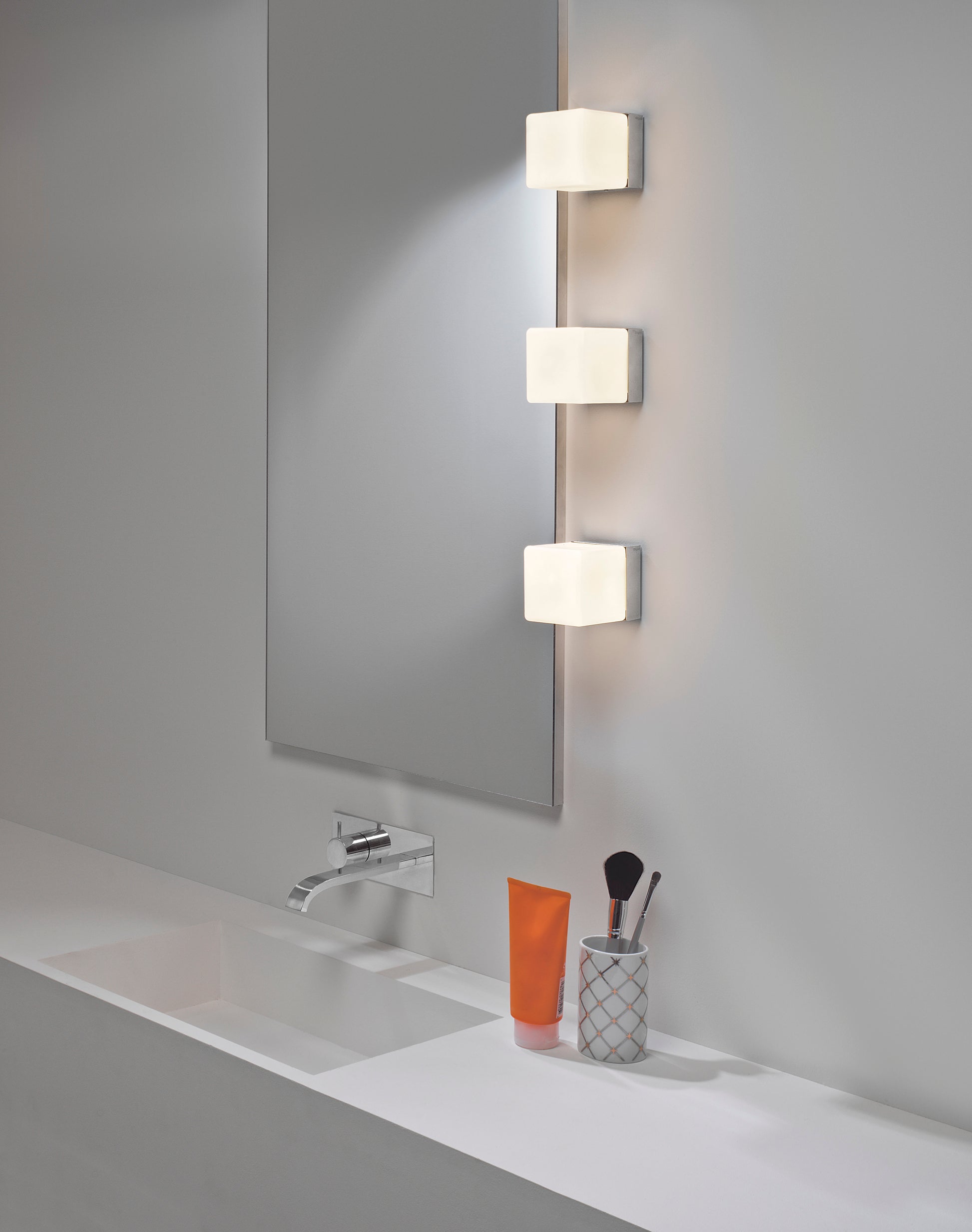 Vægarmatur Astro 0635 Cube, krom, G9 max 40W, IP44
