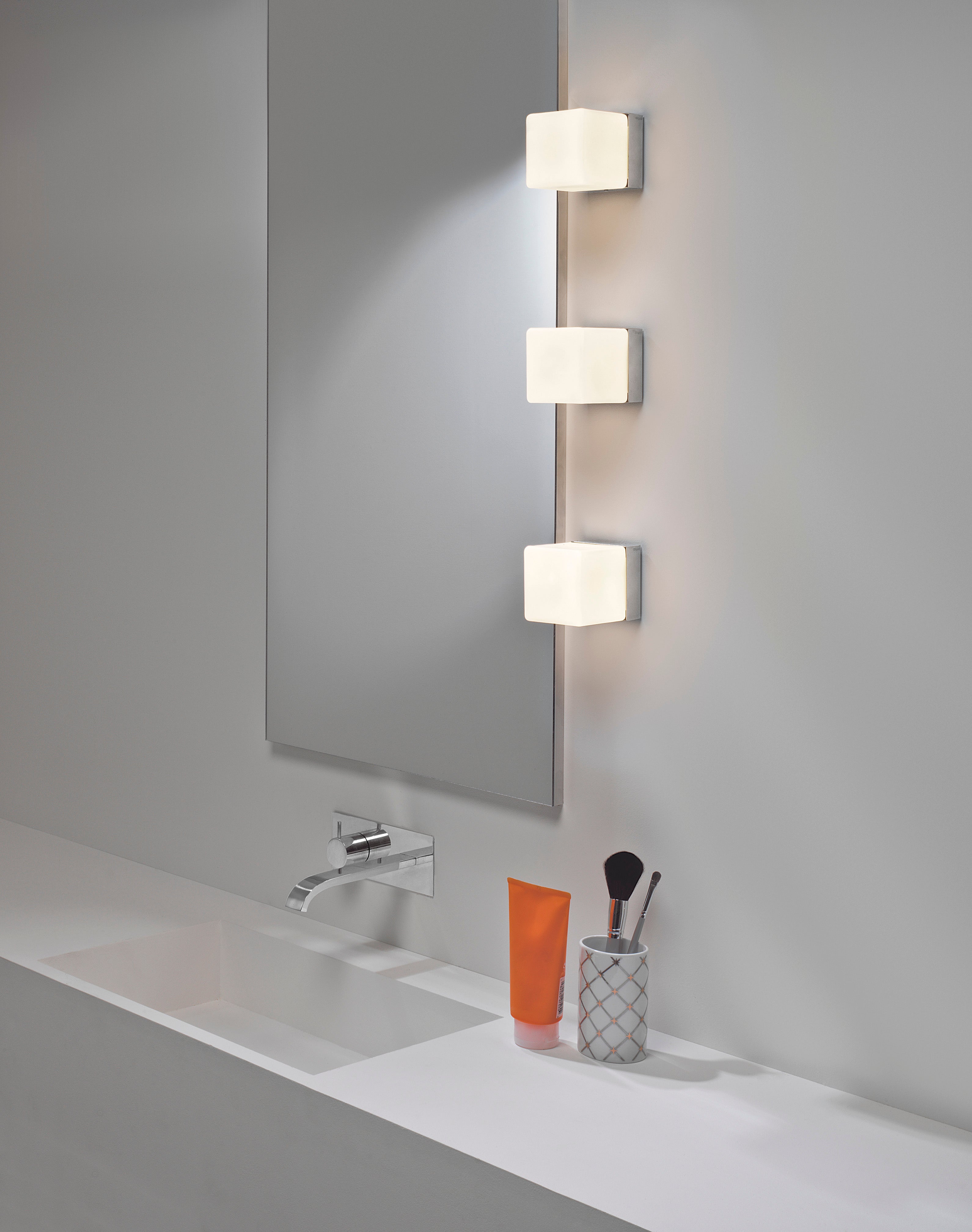 Vægarmatur Astro 0635 Cube, krom, G9 max 40W, IP44