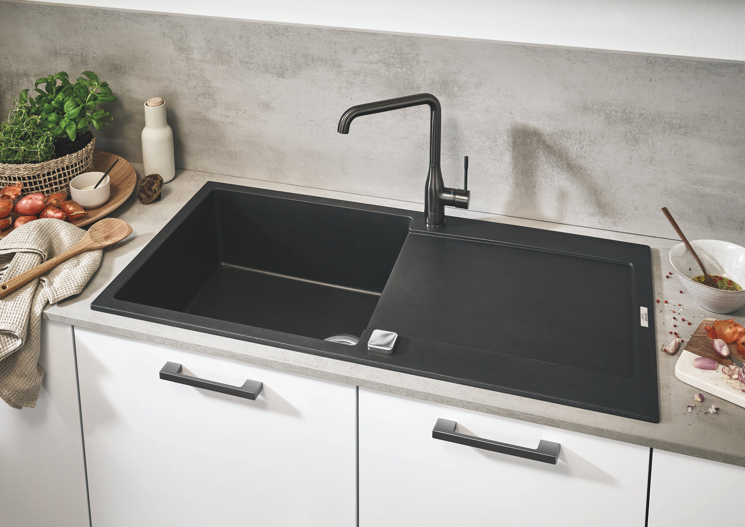 GROHE Essence køkken batt. med høj tud - B. Hard Graphite