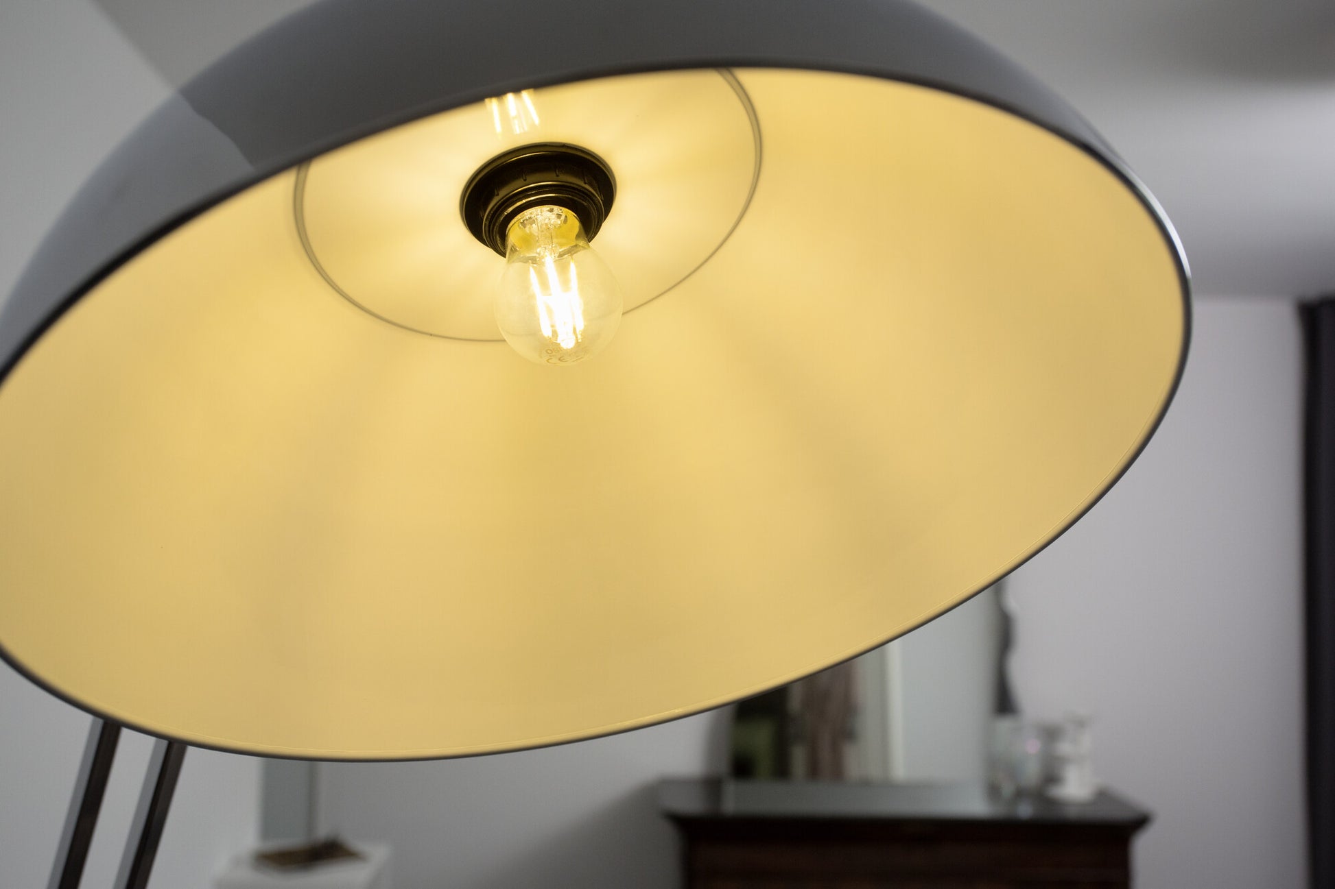 Ledvance LED standard fil 470lm 2,2W/830 E27
