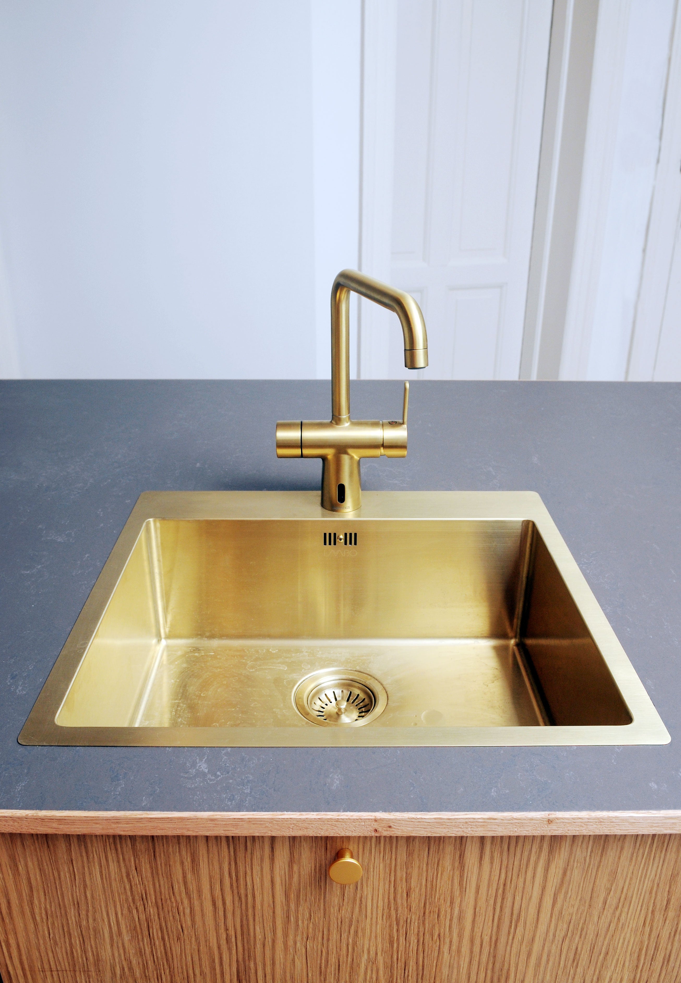 Lavabo Kubus 540 Soft køkkenvask, messing