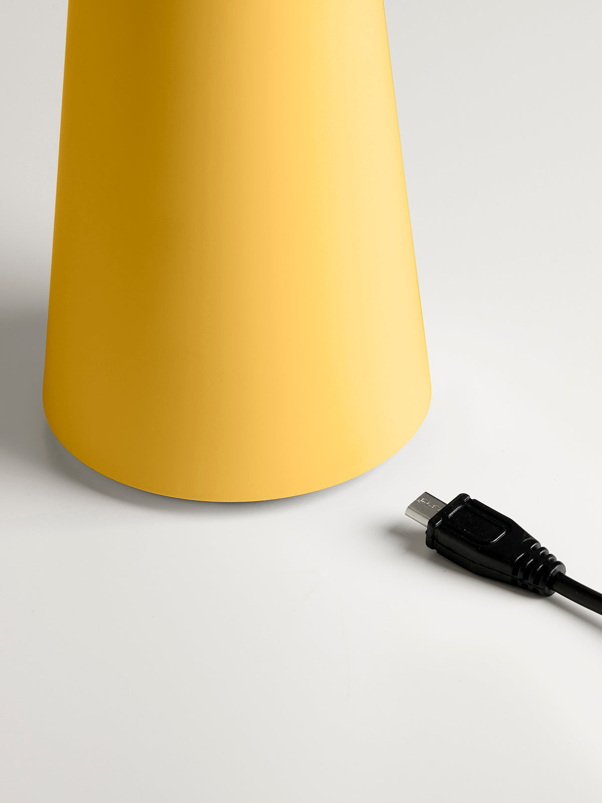 Move Me Bordlampe 4,7W, gul
