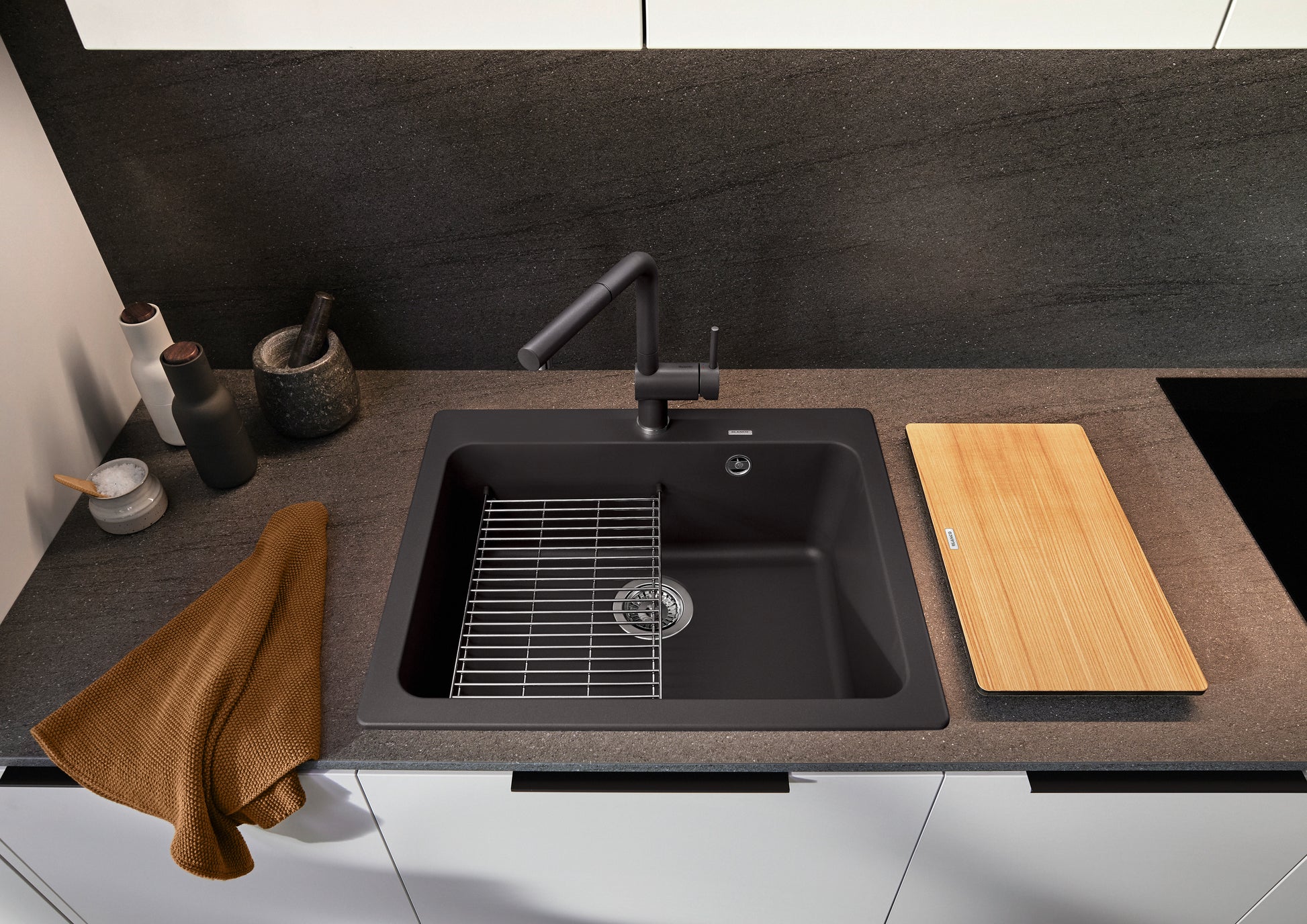BLANCO NAYA 6 UX køkkenvask 61,5x51 cm SILGRANIT® sort