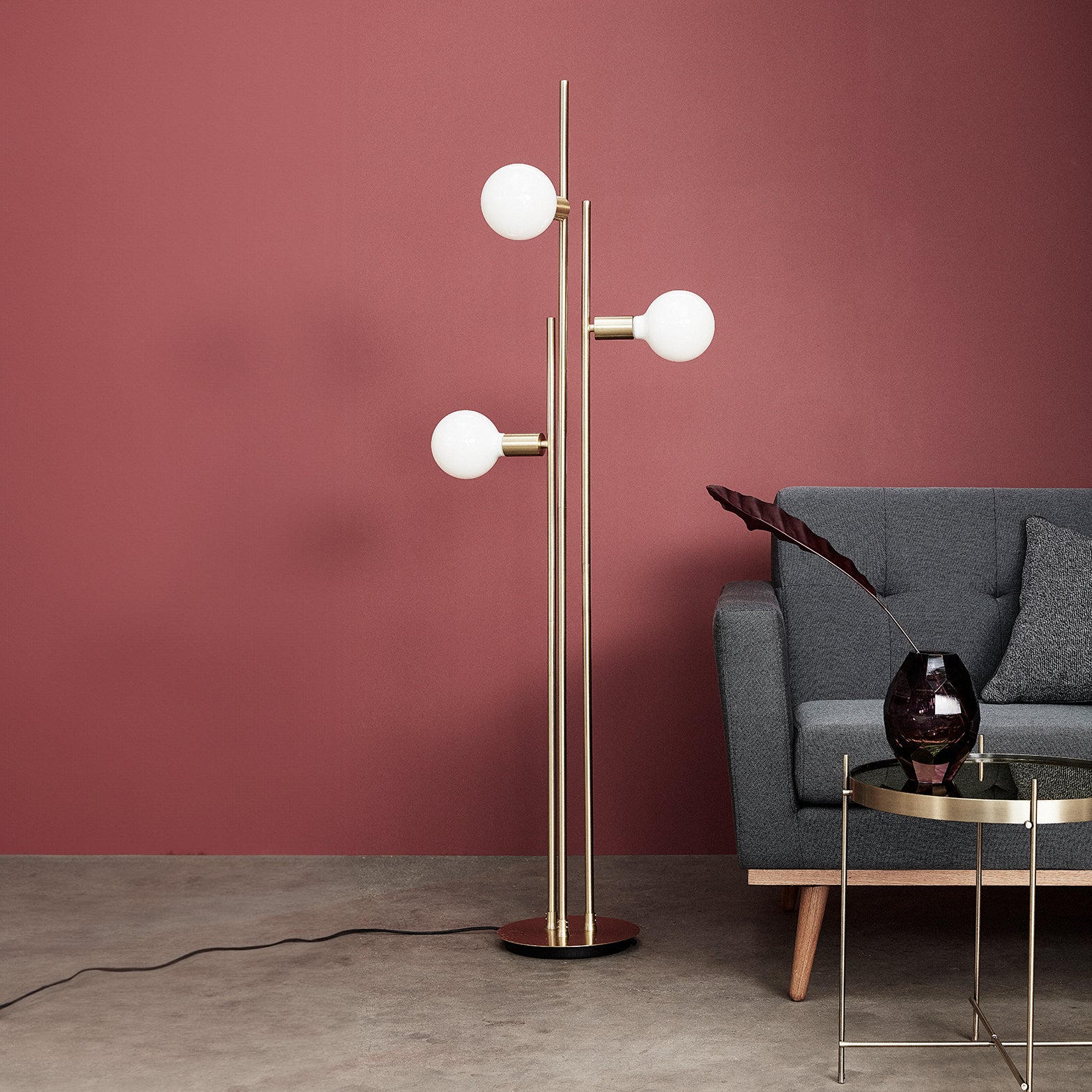 Hübsch balance gulvlampe messingfarve