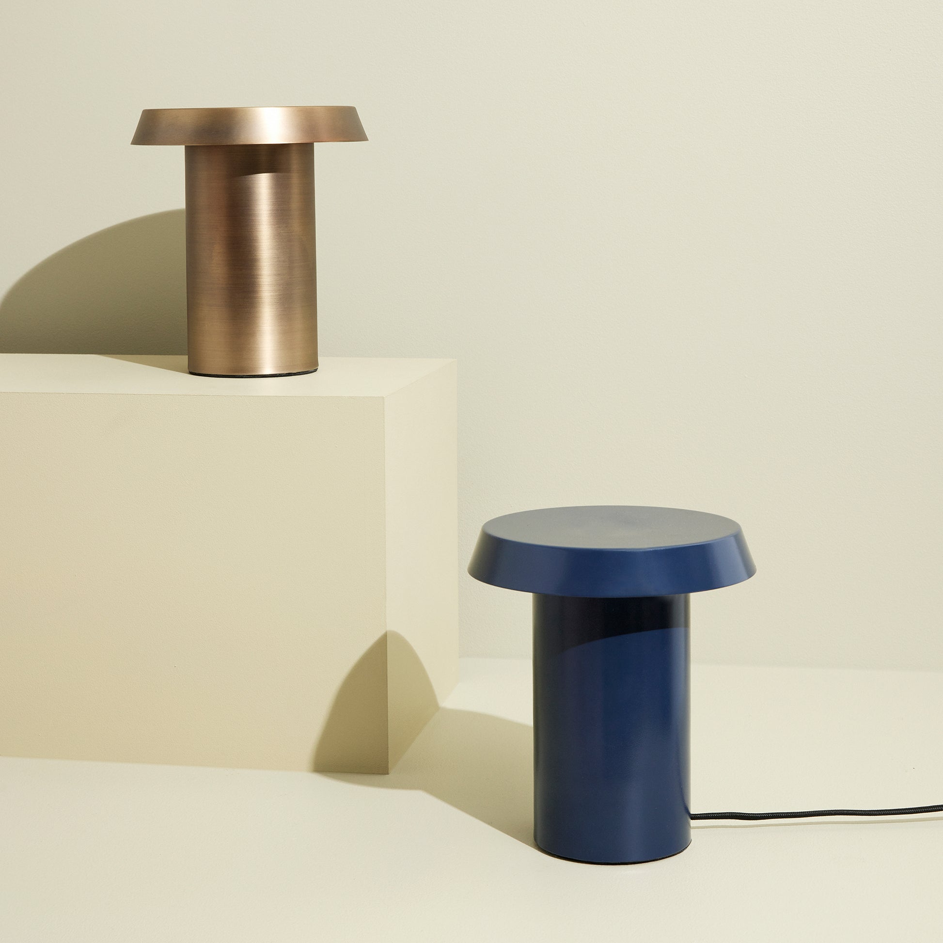 Hübsch keen bordlampe bruneret messing