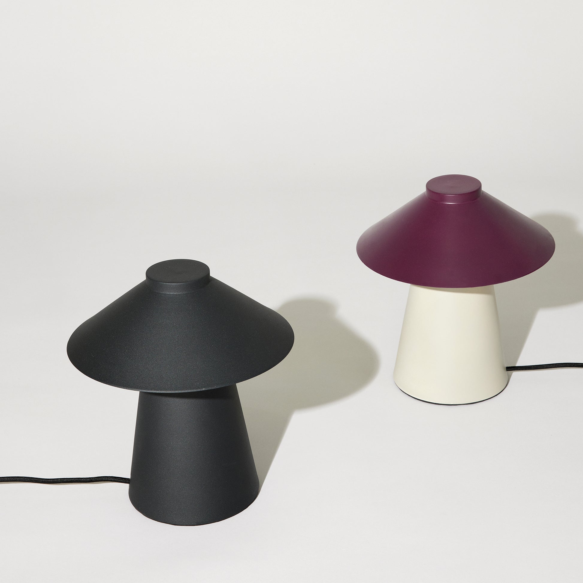Hübsch chipper bordlampe sort