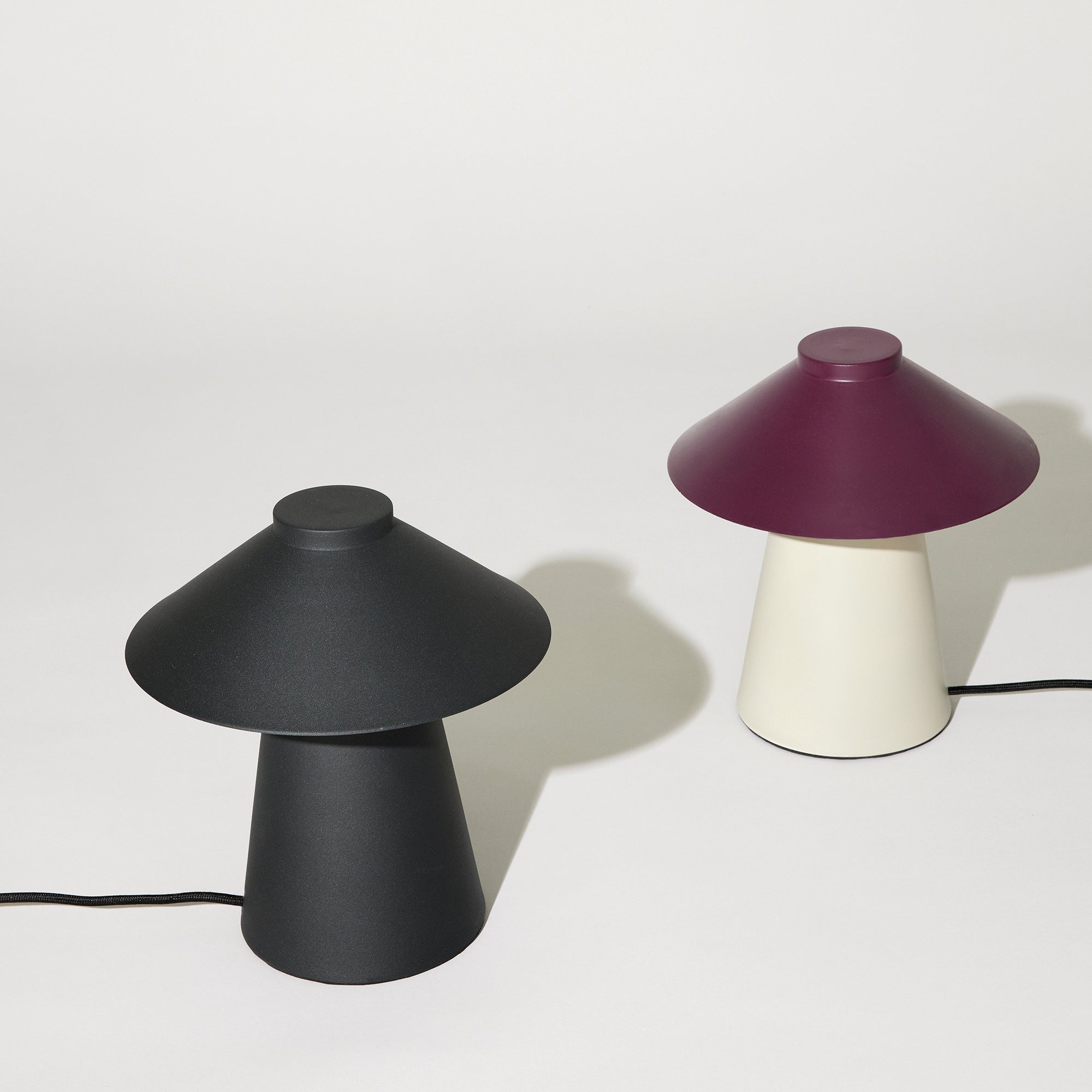 Hübsch chipper bordlampe sort