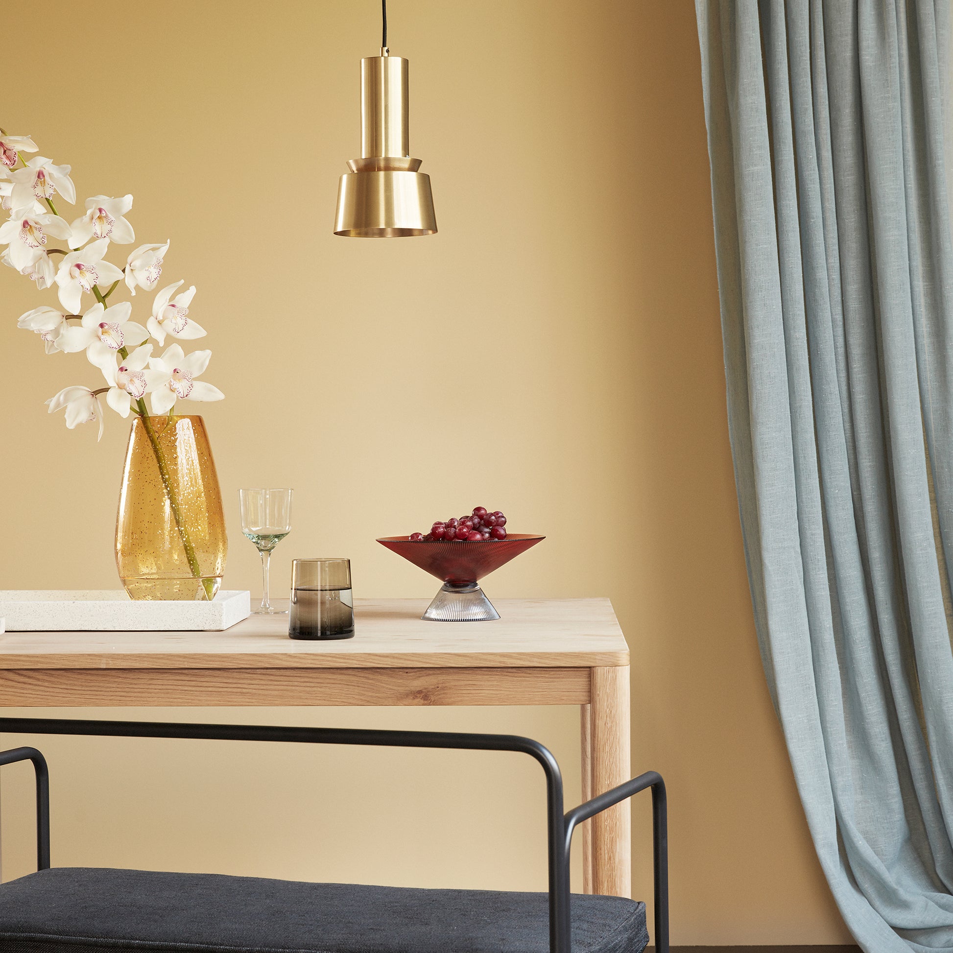 Hübsch mono lampe messingfarve