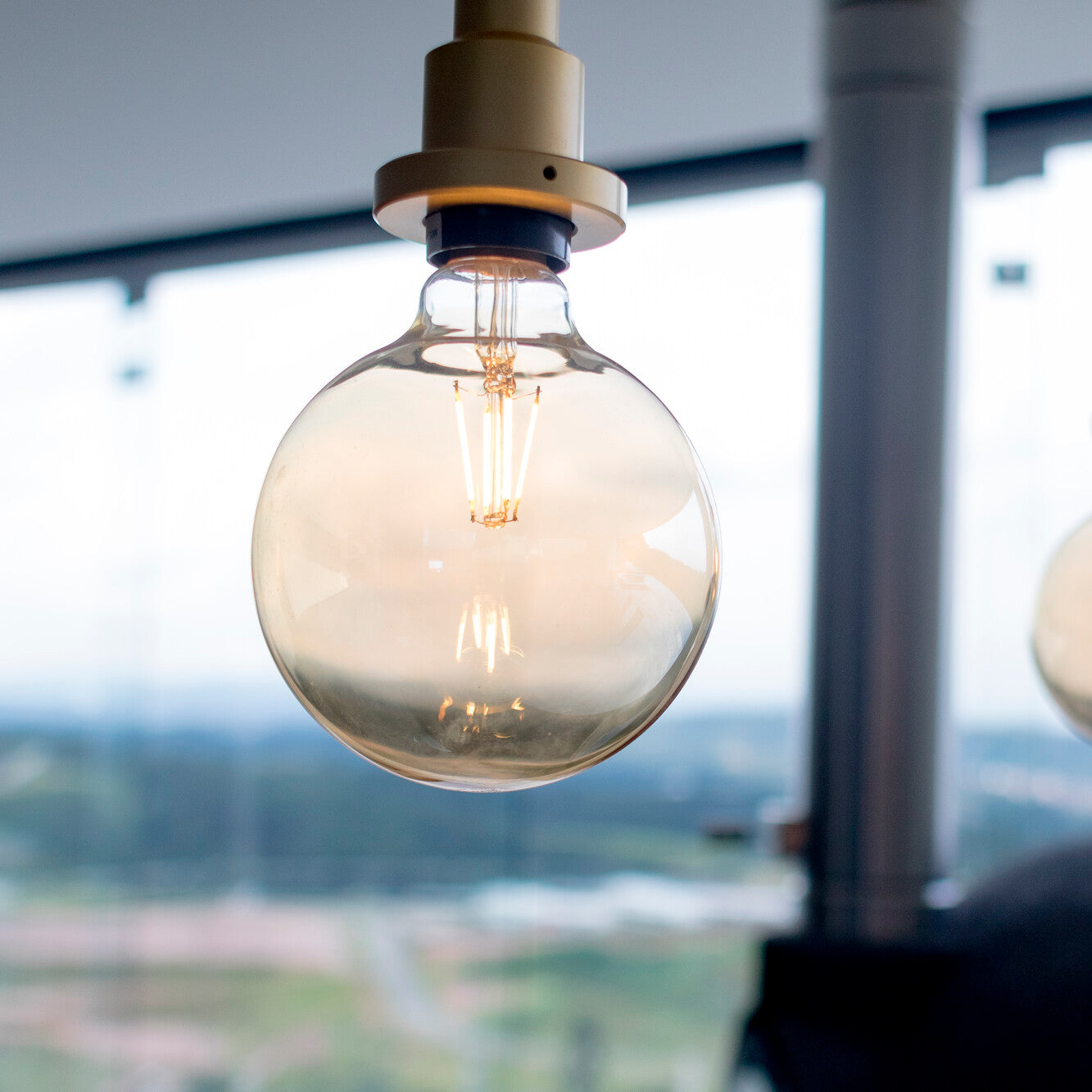 Ledvance Smart+ globe 6W/824 680 lumen, filament guld E27 Zigbee