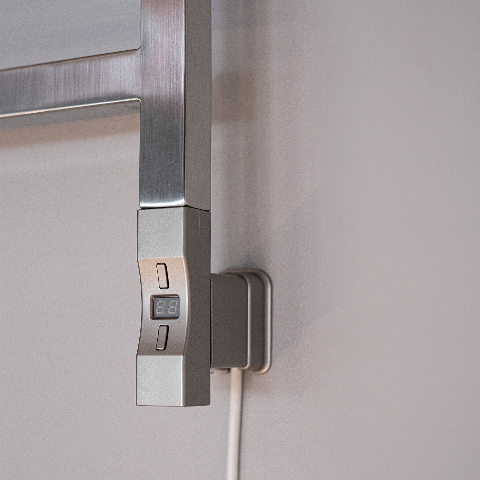 Nuvo 2 elvarmeelement, ½", 600W, firkantet profil, steel