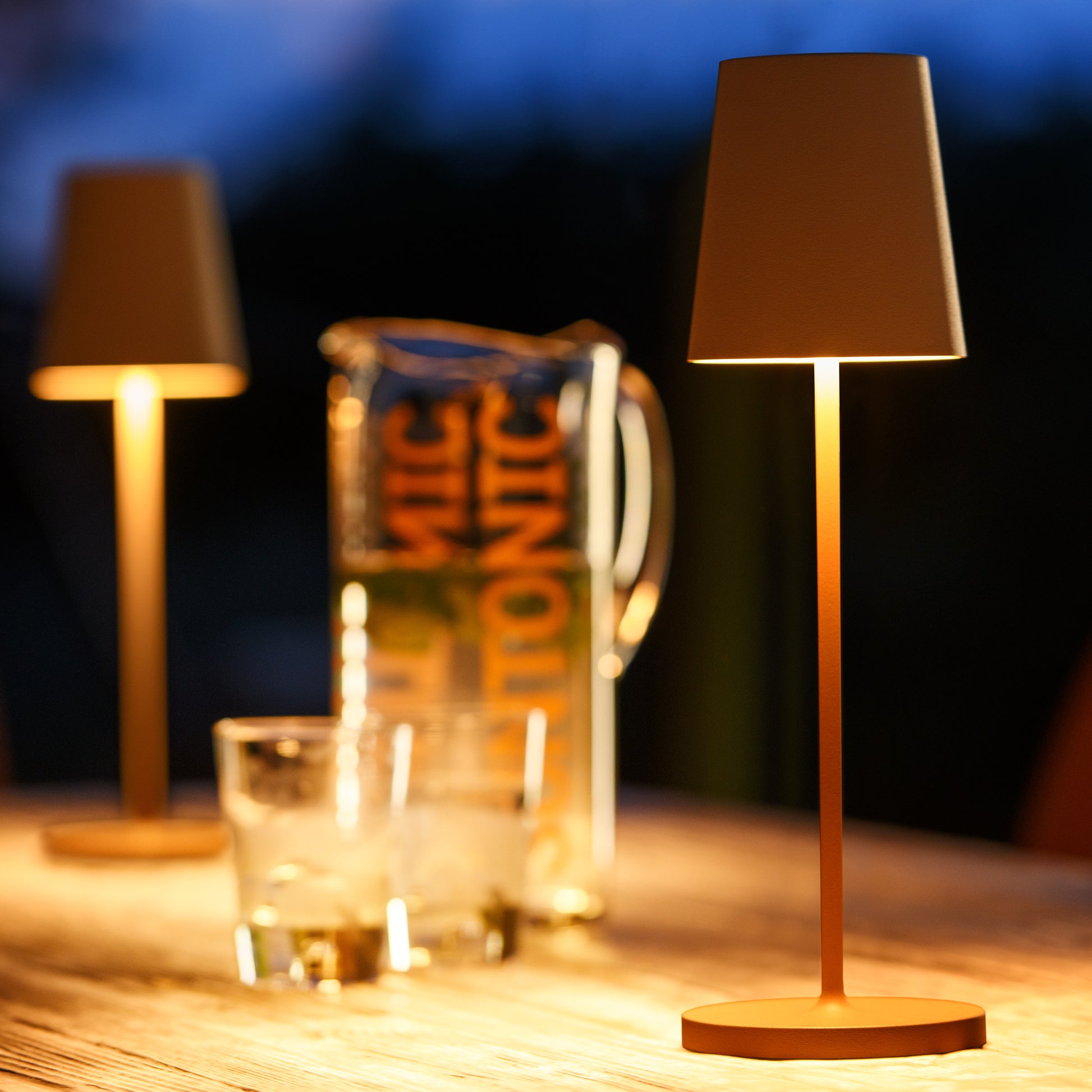 VINOLINA TWO, bordlampe, IP65, 2200/2700/3000K, TOUCH, rust