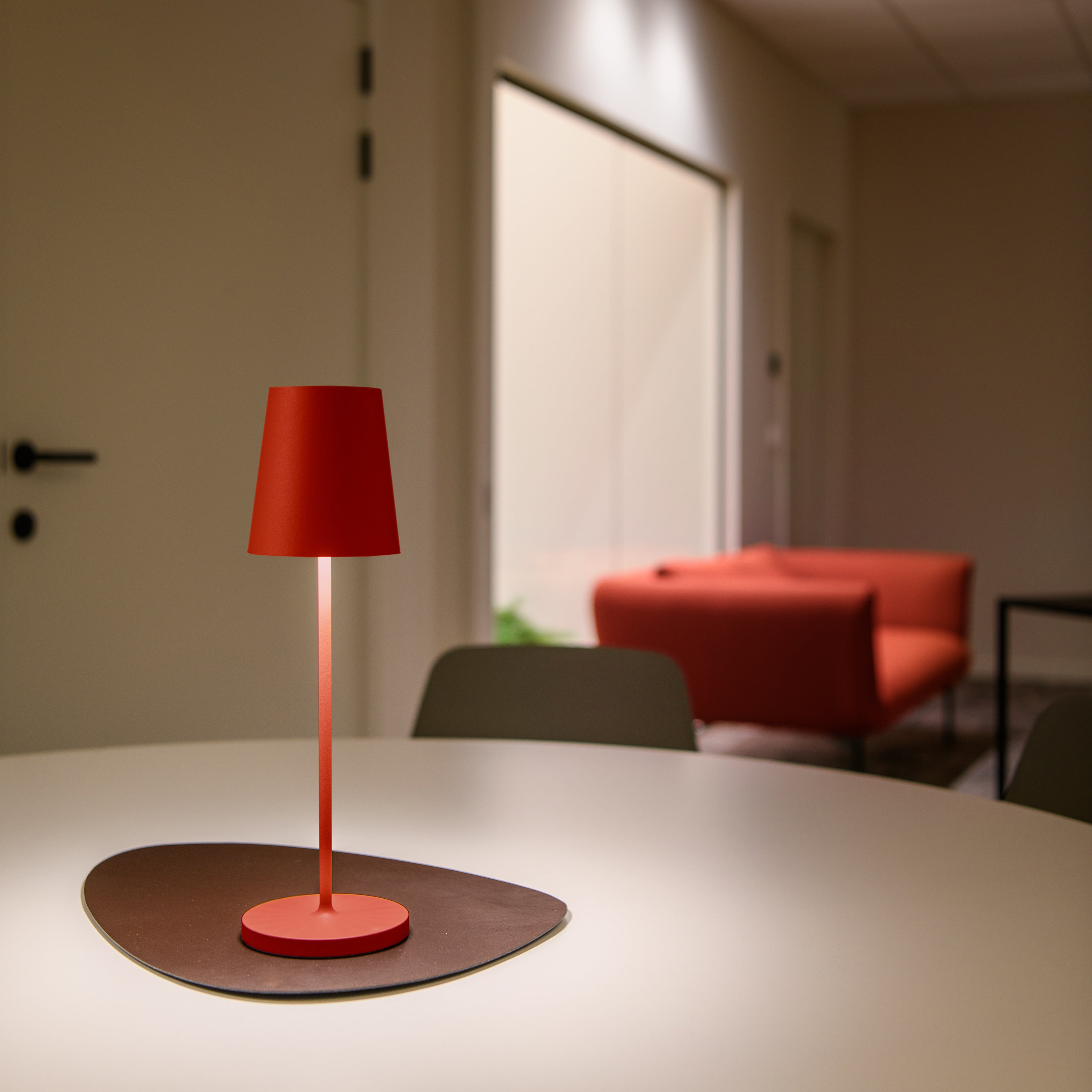 VINOLINA TWO, bordlampe, IP65, 2200/2700/3000K, TOUCH, rød