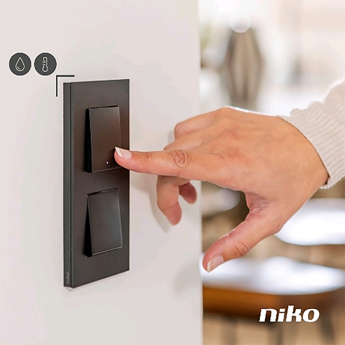 2-TRYK M LED KOMFORT BLK COAT