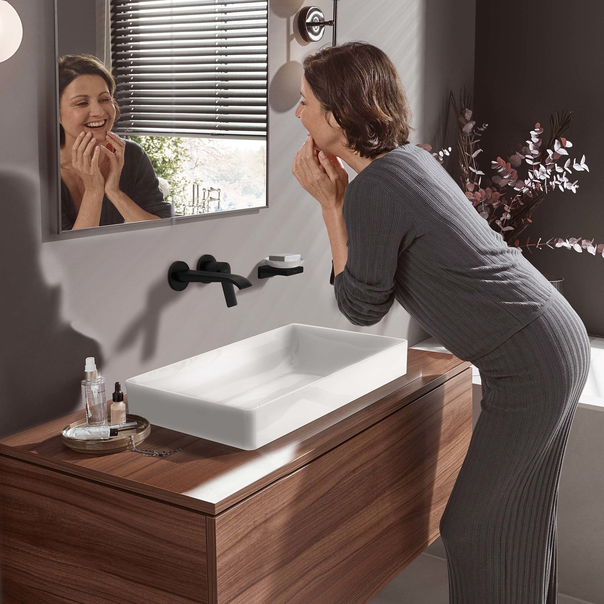hansgrohe Vivenis håndvaskarmatur 192mm2 hul vægmontering mat sort