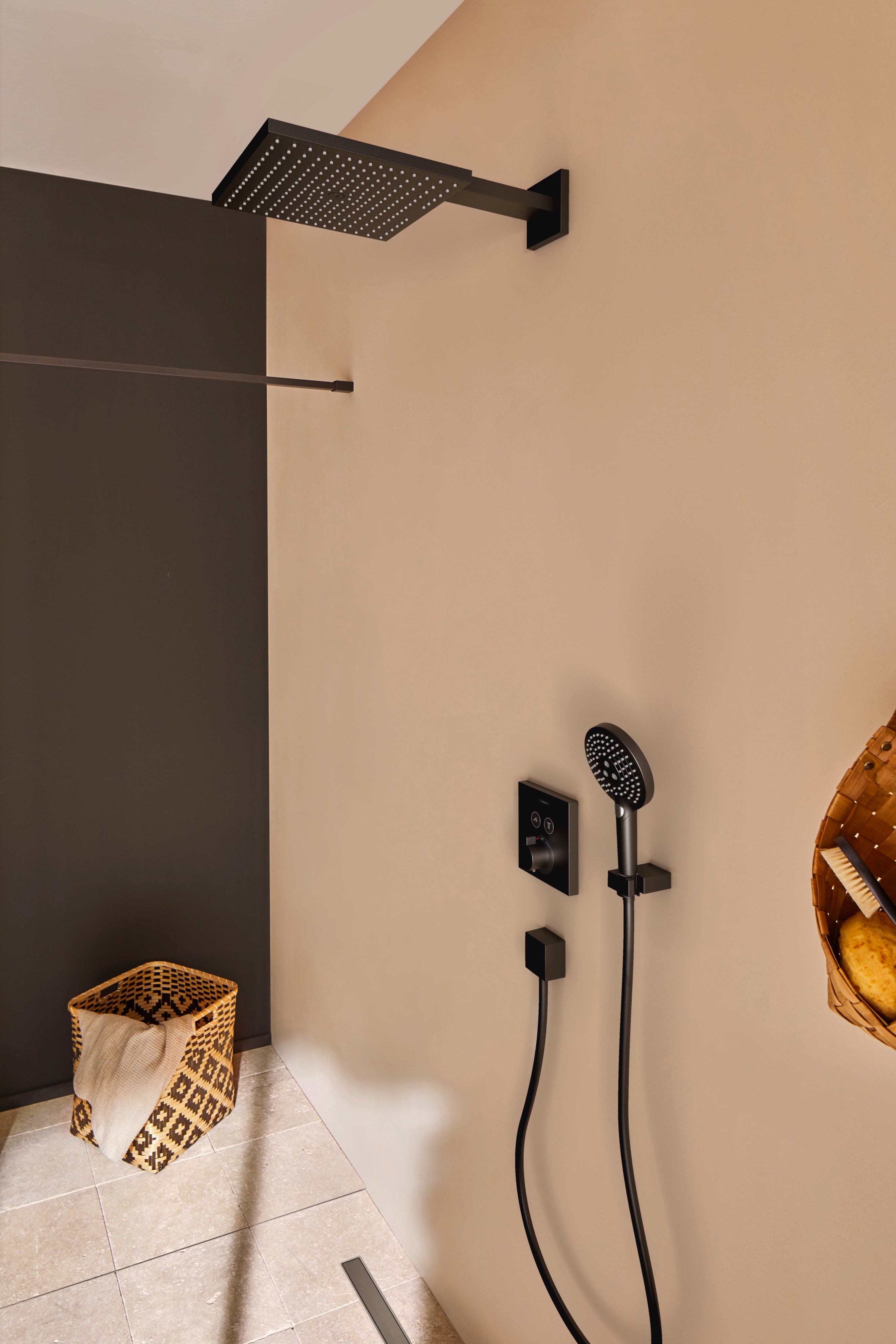 Hansgrohe Raindance E hovedbruser 300 med bruserbøjning, mat sort