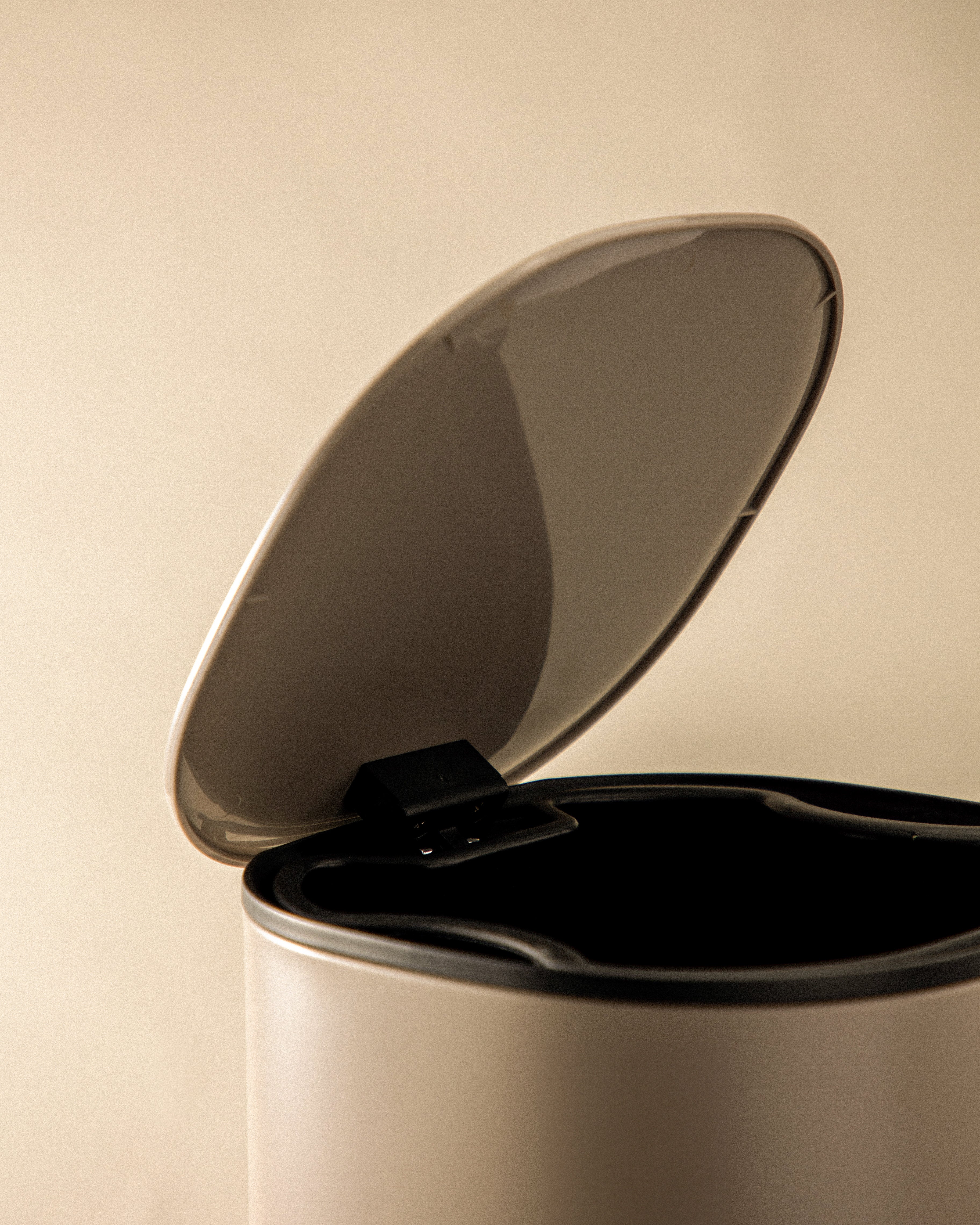 Cosmic Waste Bin Matte White