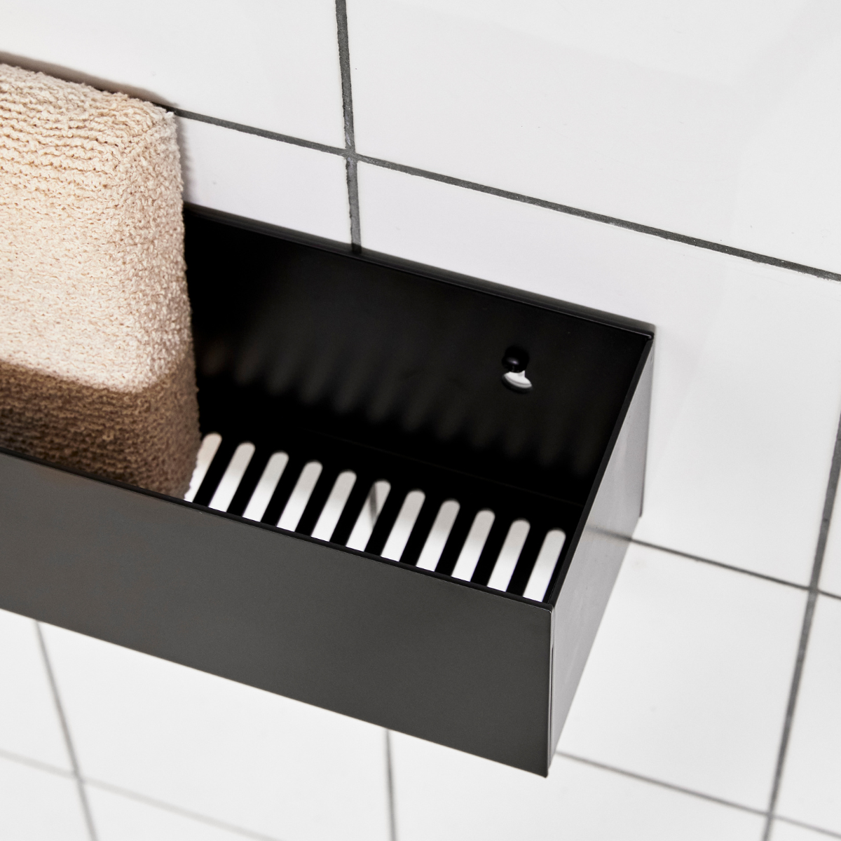 Bastant Design shampoohylde i mat sort