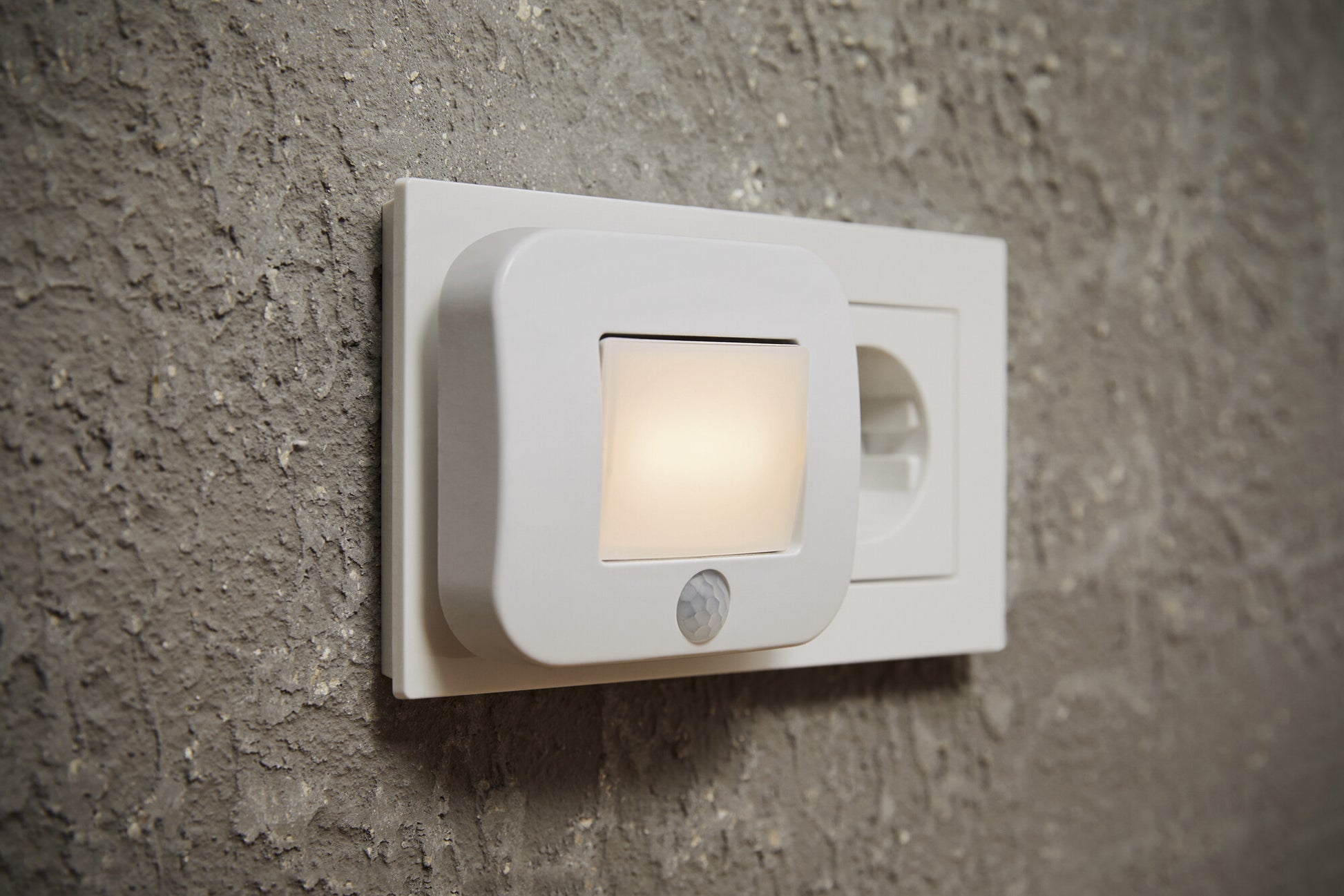 OSRAM Lunetta Hall Sensor 10lm 0,7W/830 73mm hvid
