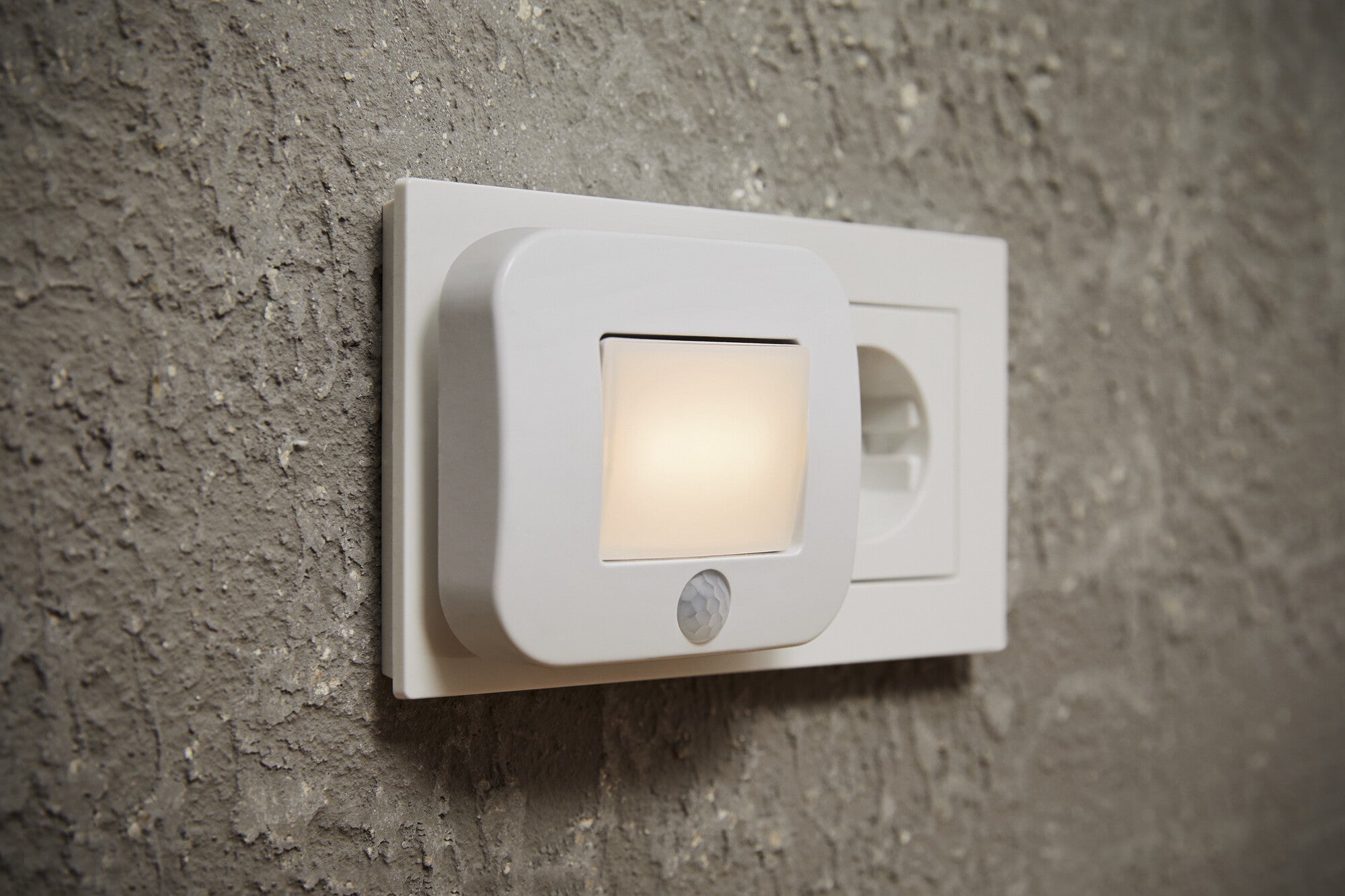 OSRAM Lunetta Hall Sensor 10lm 0,7W/830 73mm hvid