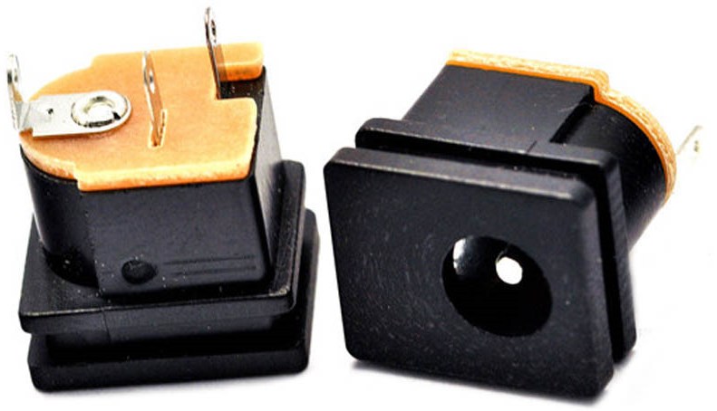 DC fatning - 5,5 x 2,0mm m. kontakt til kabinet