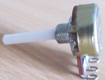 [H34164] Potmeter - 500ohm lin. (Ø6mm) m. loddeflige