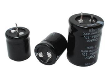 [H61751] 680uF / 200V Lodret elektrolyt, Ø25x35mm (105°C)